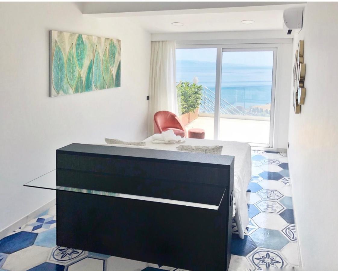 Suite Apartments Branco - Infinity Pool & Sea View - 5 Minuti Dal Centro Ταορμίνα Εξωτερικό φωτογραφία